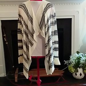 PINK REPUBLIC OPEN CARDIGAN MED. NEW